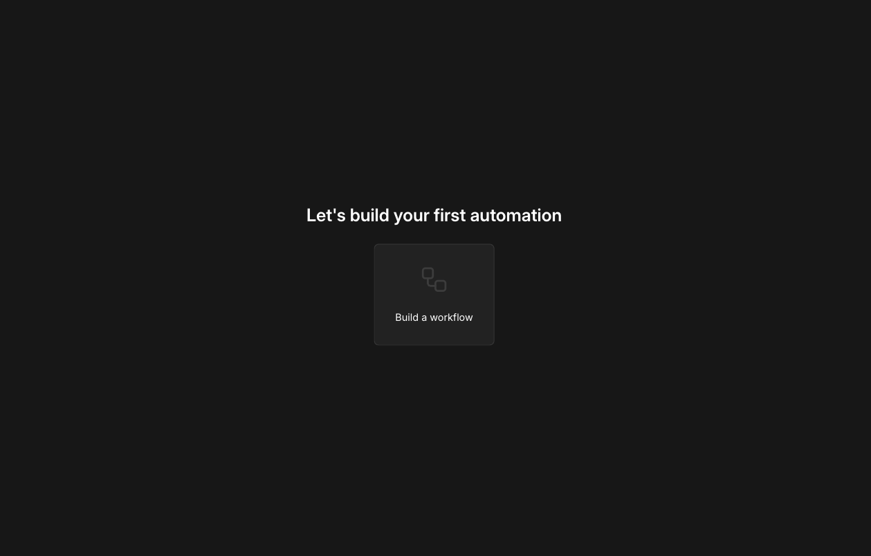 صفحهی اول n8n با دکمهی Build a workflow